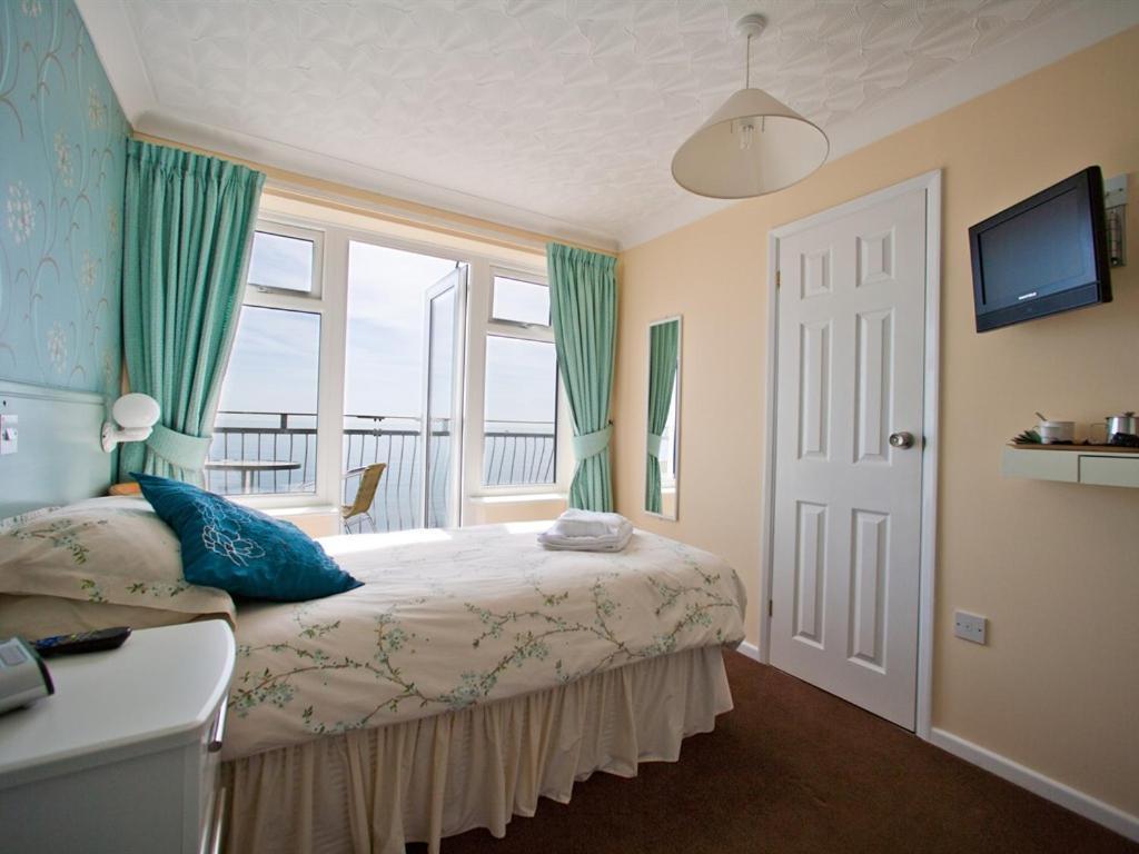 The Aqua Bed & Breakfast Шанклин Стая снимка